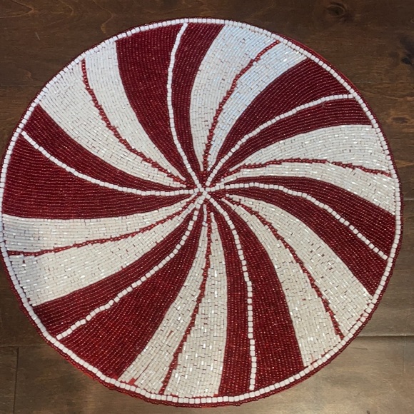 Nicole Miller Beaded Christmas Placemats Red White Striped Candy Cane 15”, NEW! - Picture 3 of 3